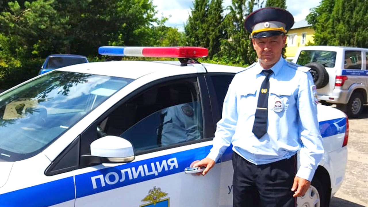 В Орловской области сотрудник Госавтоинспекции сопроводил роженицу в перинатальный центр