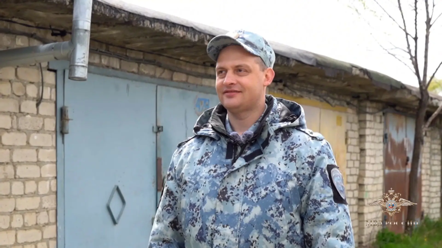 Владимир Колокольцев наградил полицейского за оказание помощи пострадавшему во время пожара
