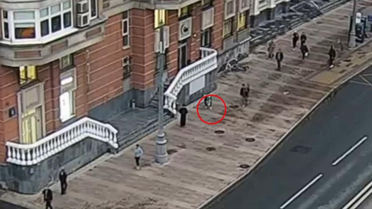 За кражу найденного на тротуаре пакета с 1,6 млн рублей в отношении москвича возбуждено уголовное дело