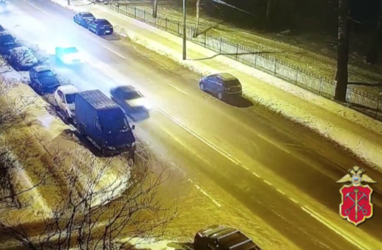 В Петербурге автоинспекторам пришлось применить табельное оружие для остановки нетрезвого лихача