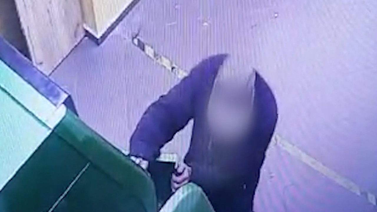 Полицейскими задержан мужчина, пытавшийся взломать два банкомата