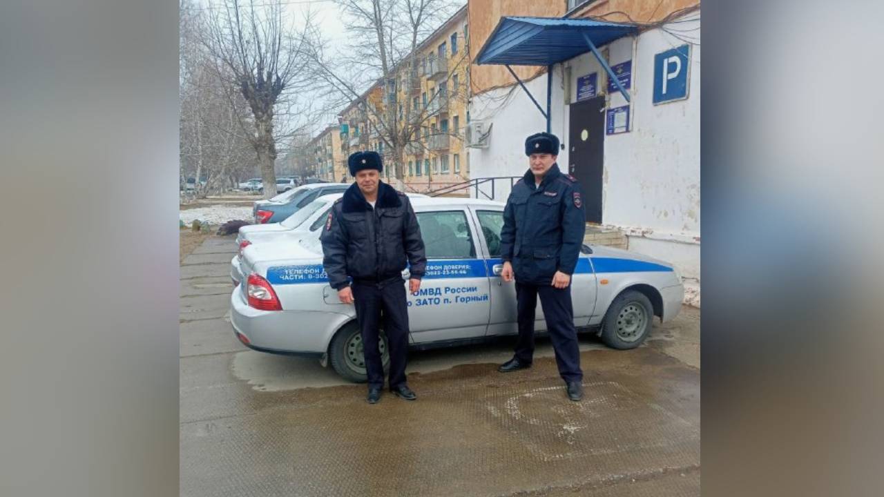 В Забайкалье полиция эвакуировала граждан из частного подворья, рядом с которым полыхал природный пожар
