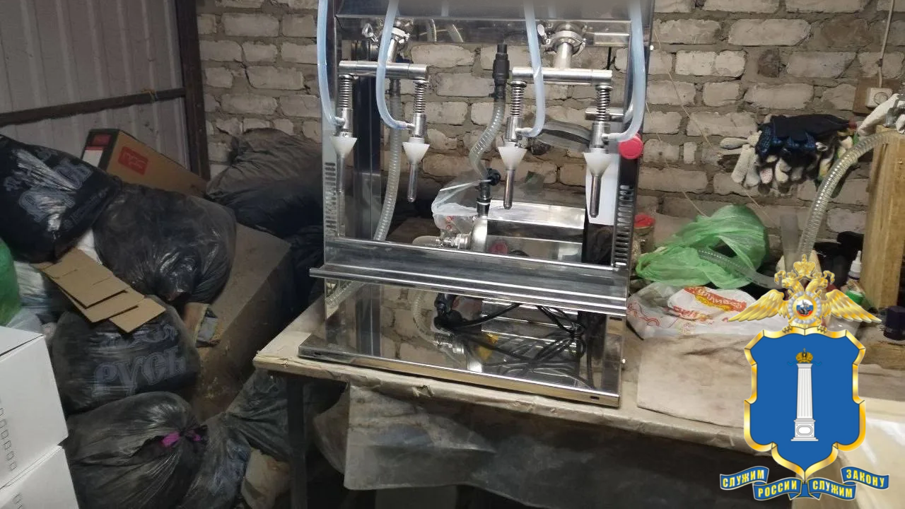 В незаконных производстве и продаже водки, а также сбыте сигарет уличены два жителя Ульяновской области