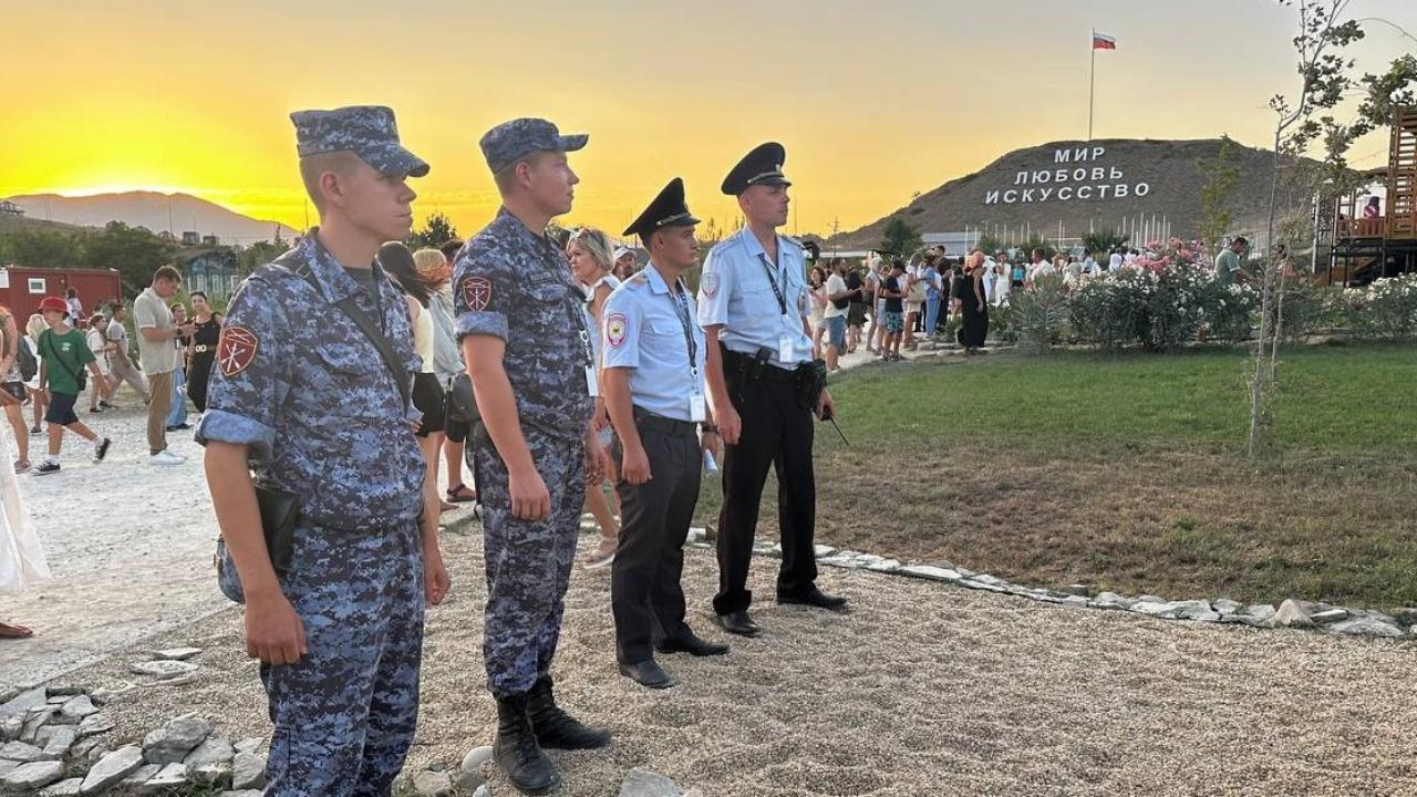 Полиция Республики Крым обеспечила безопасность на фестивале искусства «Таврида.АРТ»