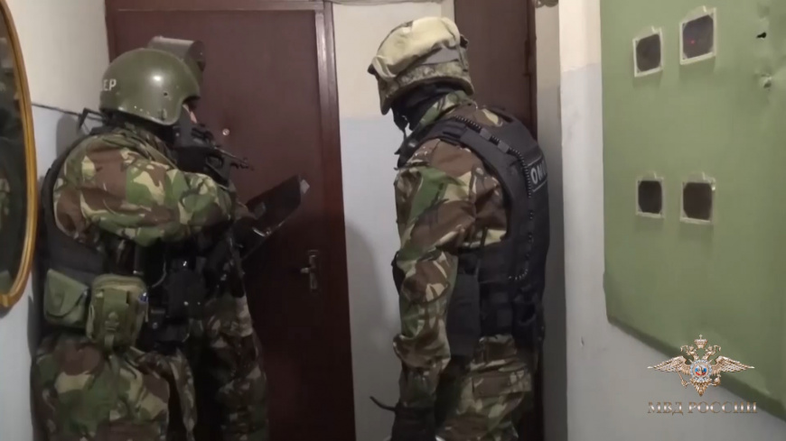 Грабители с топором напали на жильцов дома