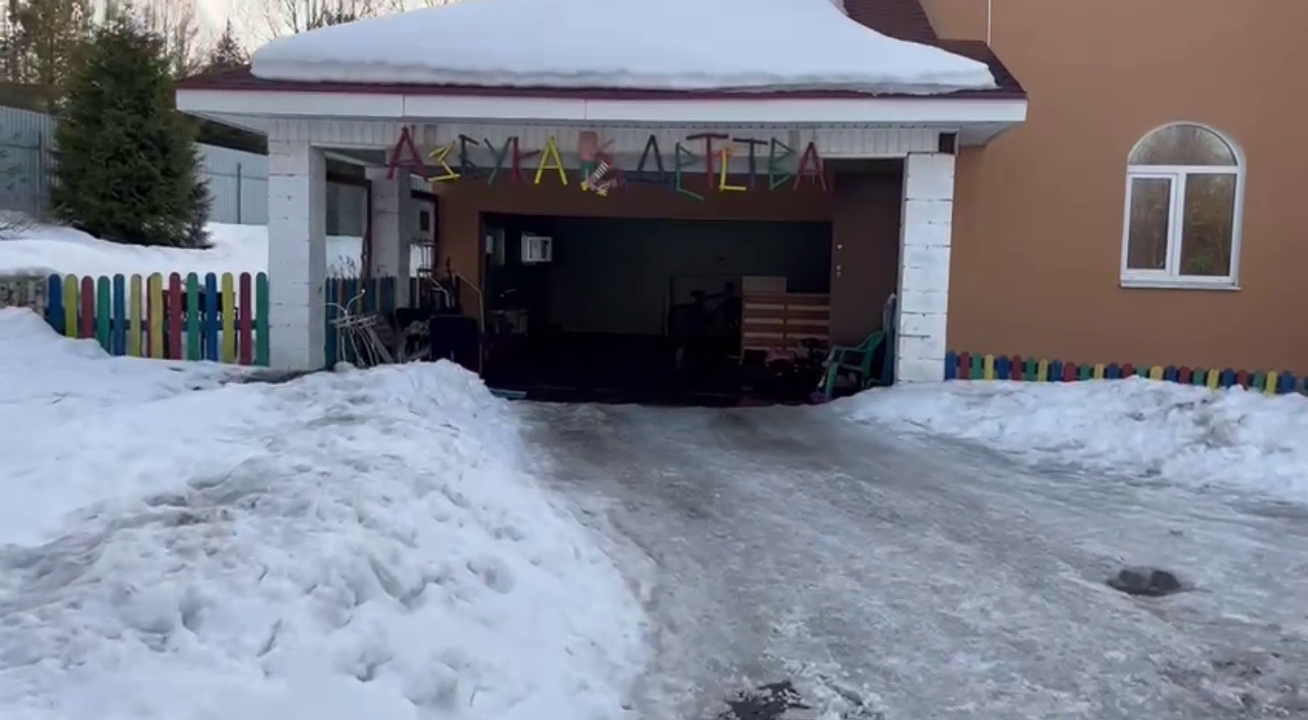 В Ленобласти в здании бывшего детсада полицейские обнаружили плантацию конопли