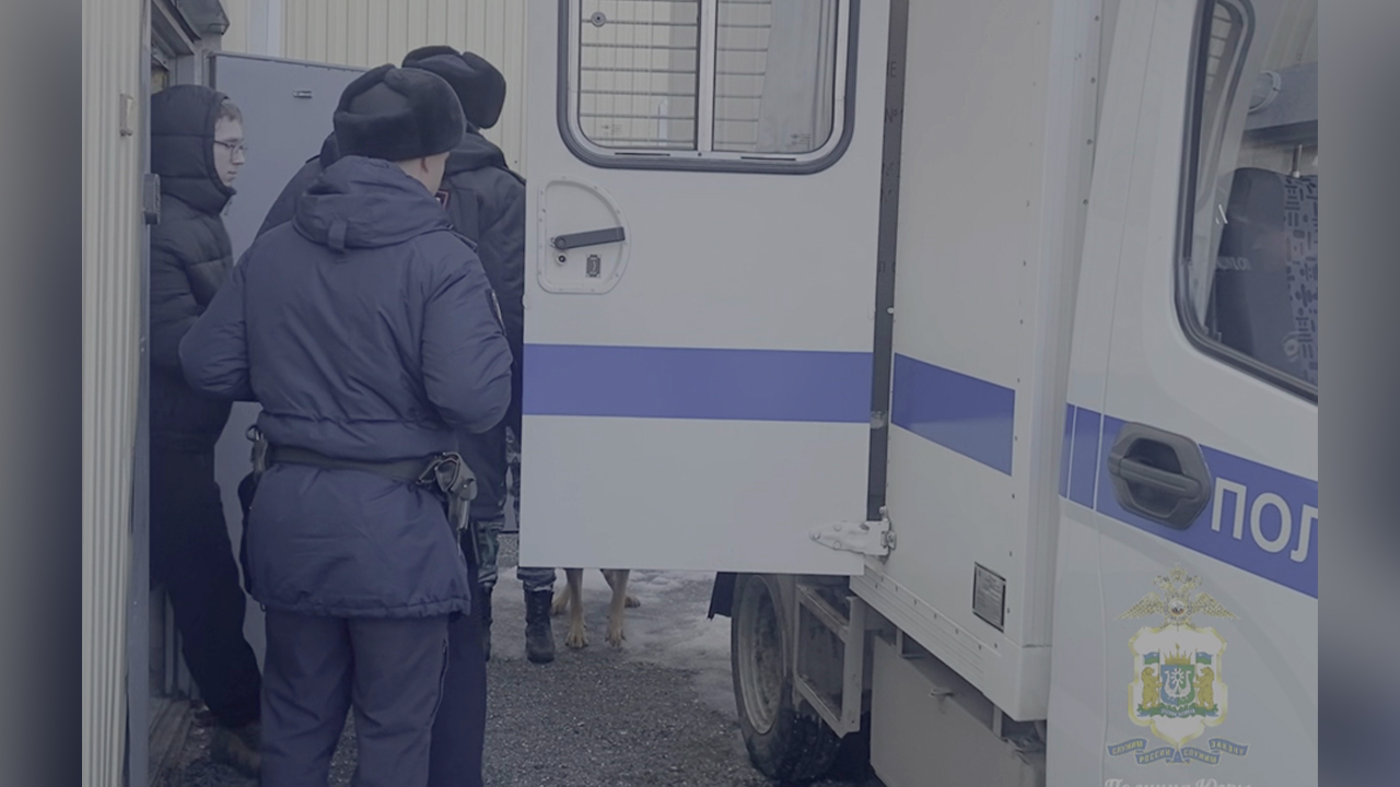 В Югре полиция по горячим следам задержала курьера, инкассатора и охранника телефонных аферистов