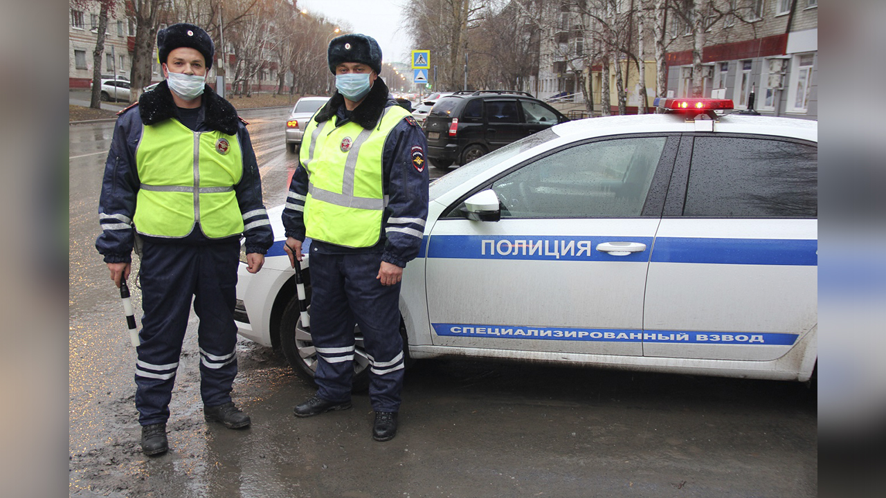 Автоинспекторы Тюмени доставили в больницу ребёнка, которому потребовалась экстренная операция