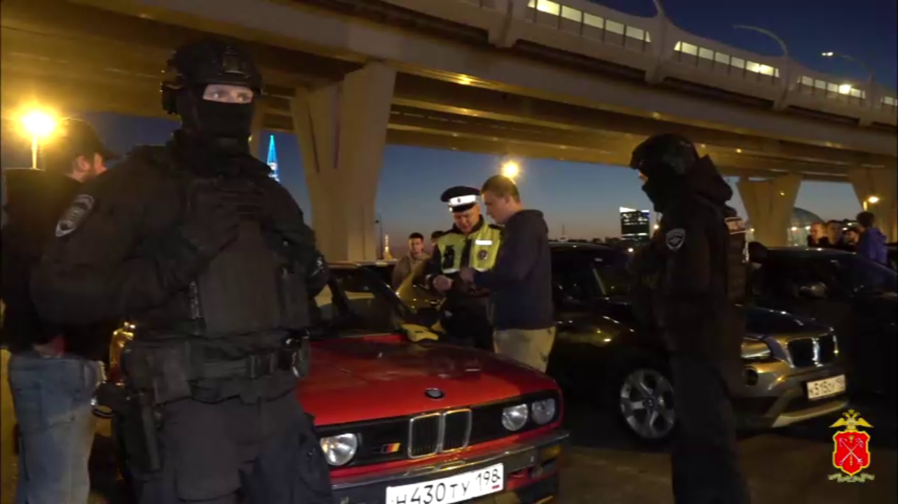 Полиция Санкт-Петербурга за два дня выявила семь нетрезвых участников дрифтов на Крестовском острове