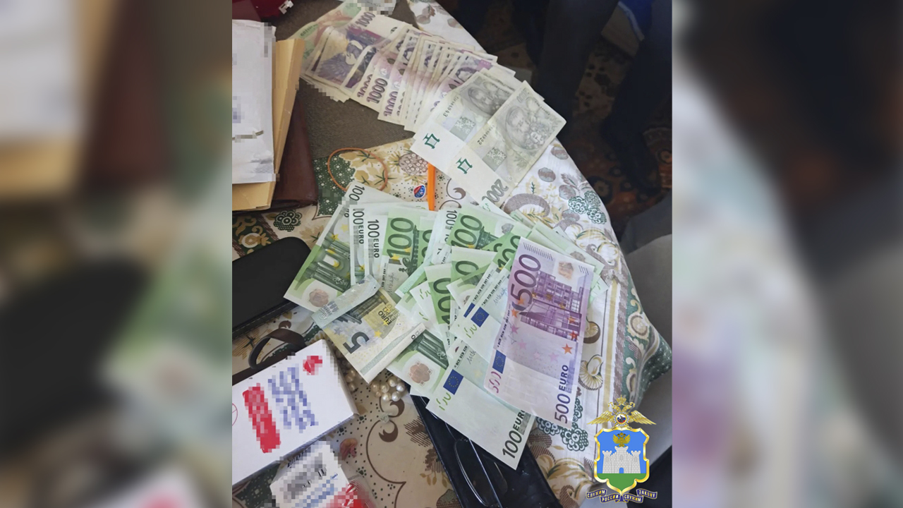 В Орле правоохранители разоблачили работника медучреждения, получившего взятки на 4,9 млн рублей
