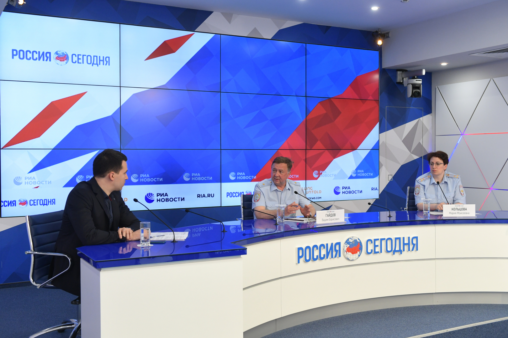 Вадим Гайдов и Мария Кольцова ответили на вопросы журналистов о деятельности подразделений по делам несовершеннолетних