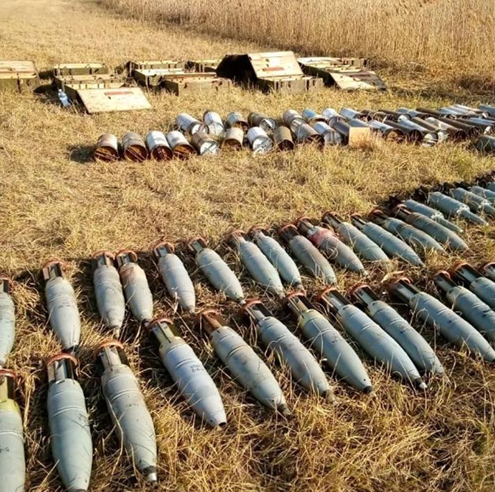 В Запорожской области полицейские обнаружили схрон с 69 танковыми снарядами