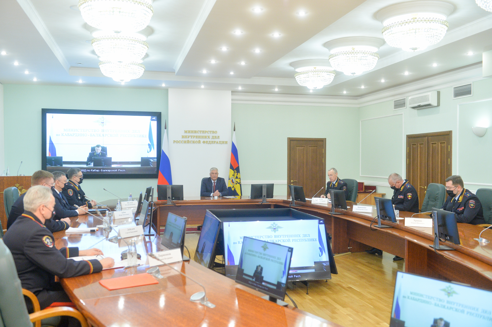 Владимир Колокольцев поздравил коллег с присвоением специальных званий высшего начальствующего состава