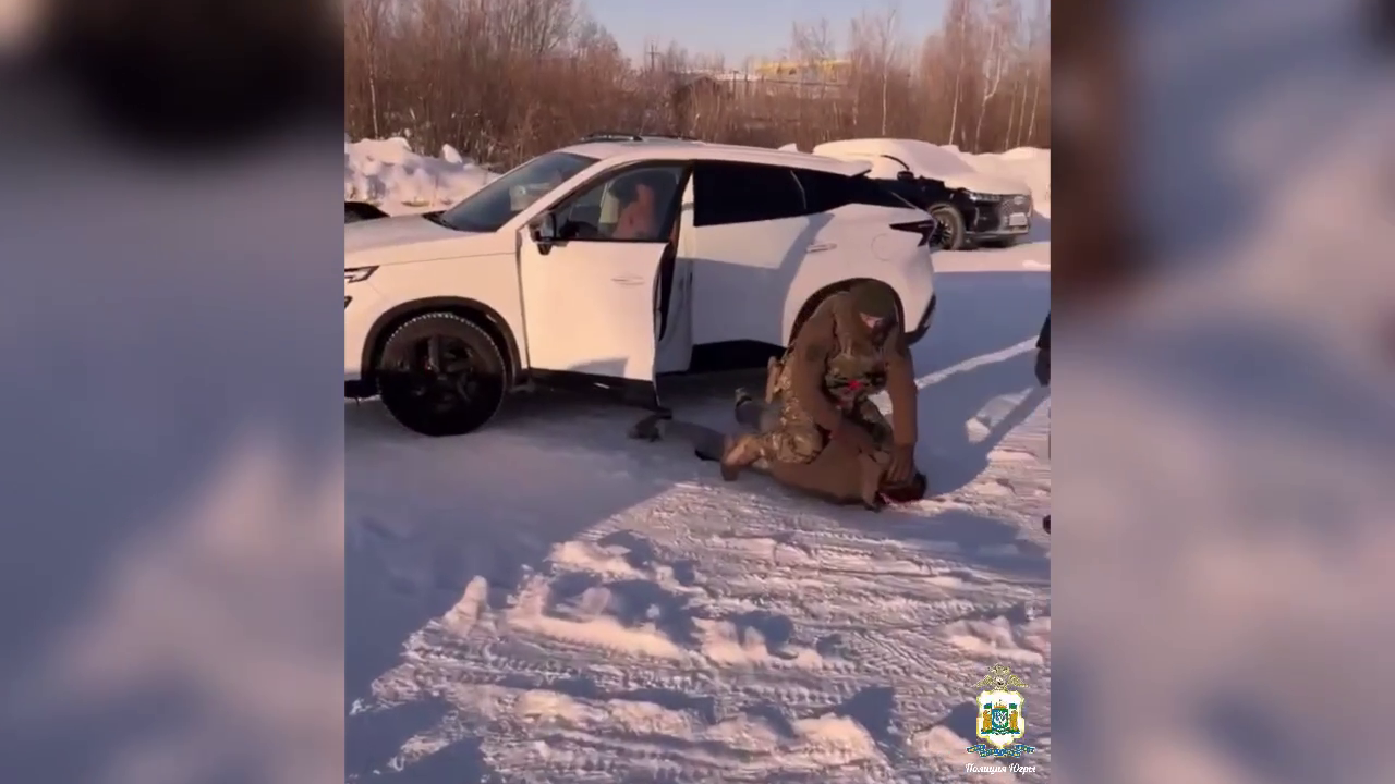 В Югре задержан мужчина, вымогавший 500 000 рублей у друга детства, которому ранее одолжил 50 тысяч