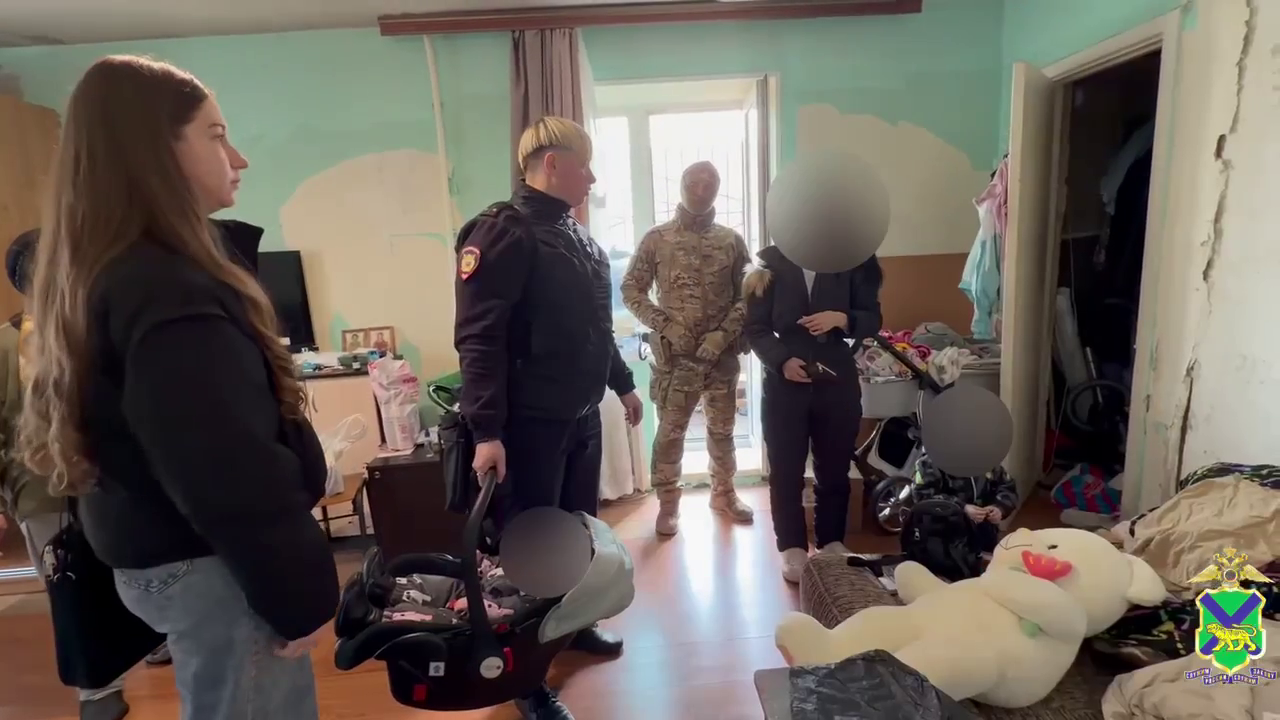 Во Владивостоке сотрудники полиции изъяли двух детей у наркозависимых сожителей