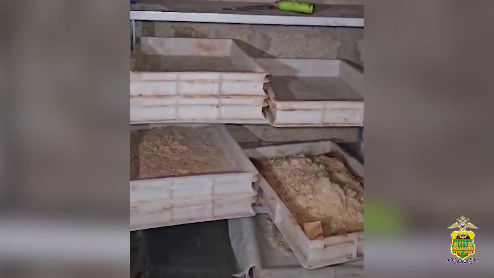 Полиция Кубани задержала семерых мужчин, которые наладили синтез мефедрона в двух нарколабораториях