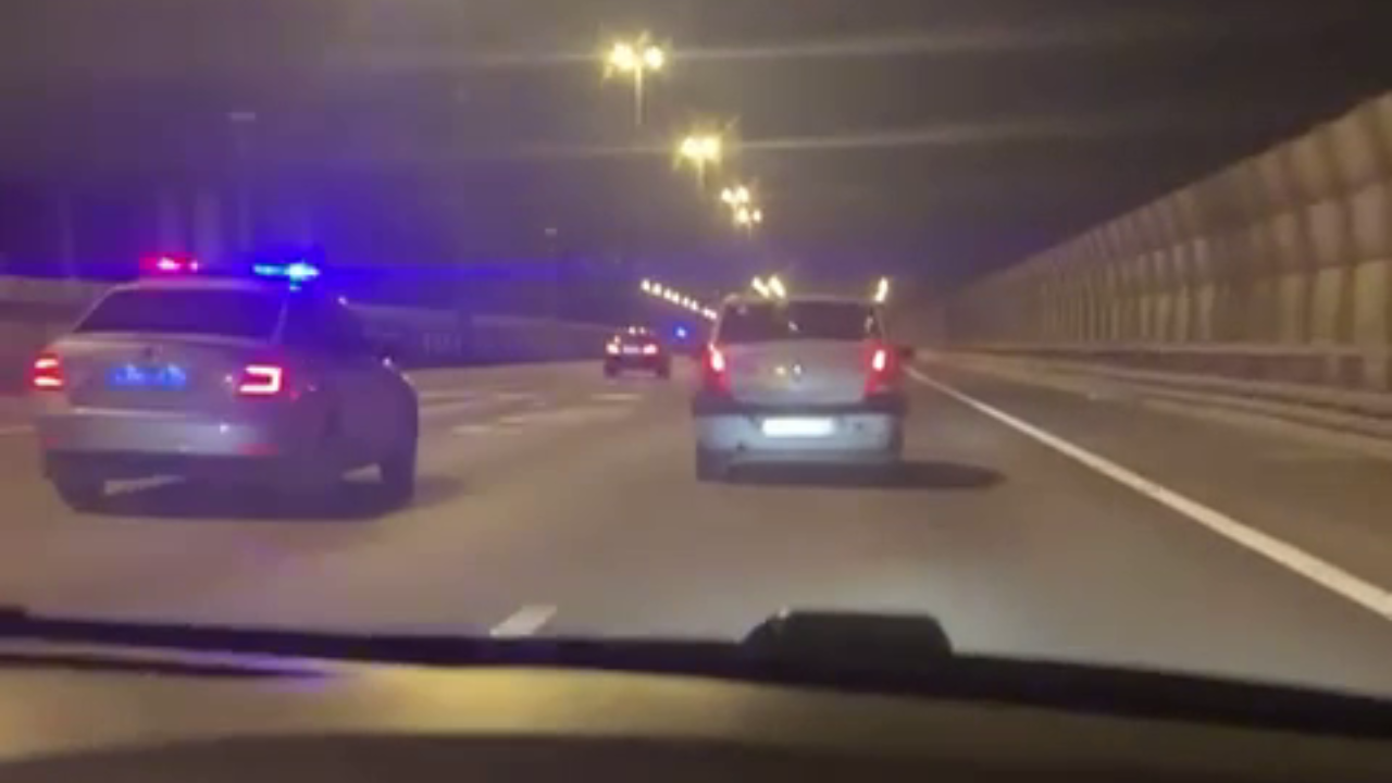 Полицейские Санкт-Петербурга в ходе погони со стрельбой задержали в Ленобласти нетрезвого водителя