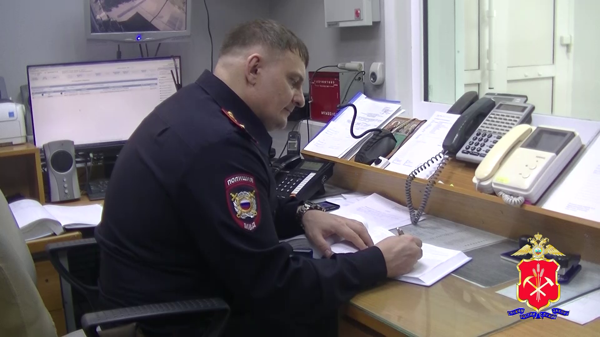 Кузбасской полицией задержаны курьеры-мошенники, обманувшие пожилых граждан почти на 4 млн рублей