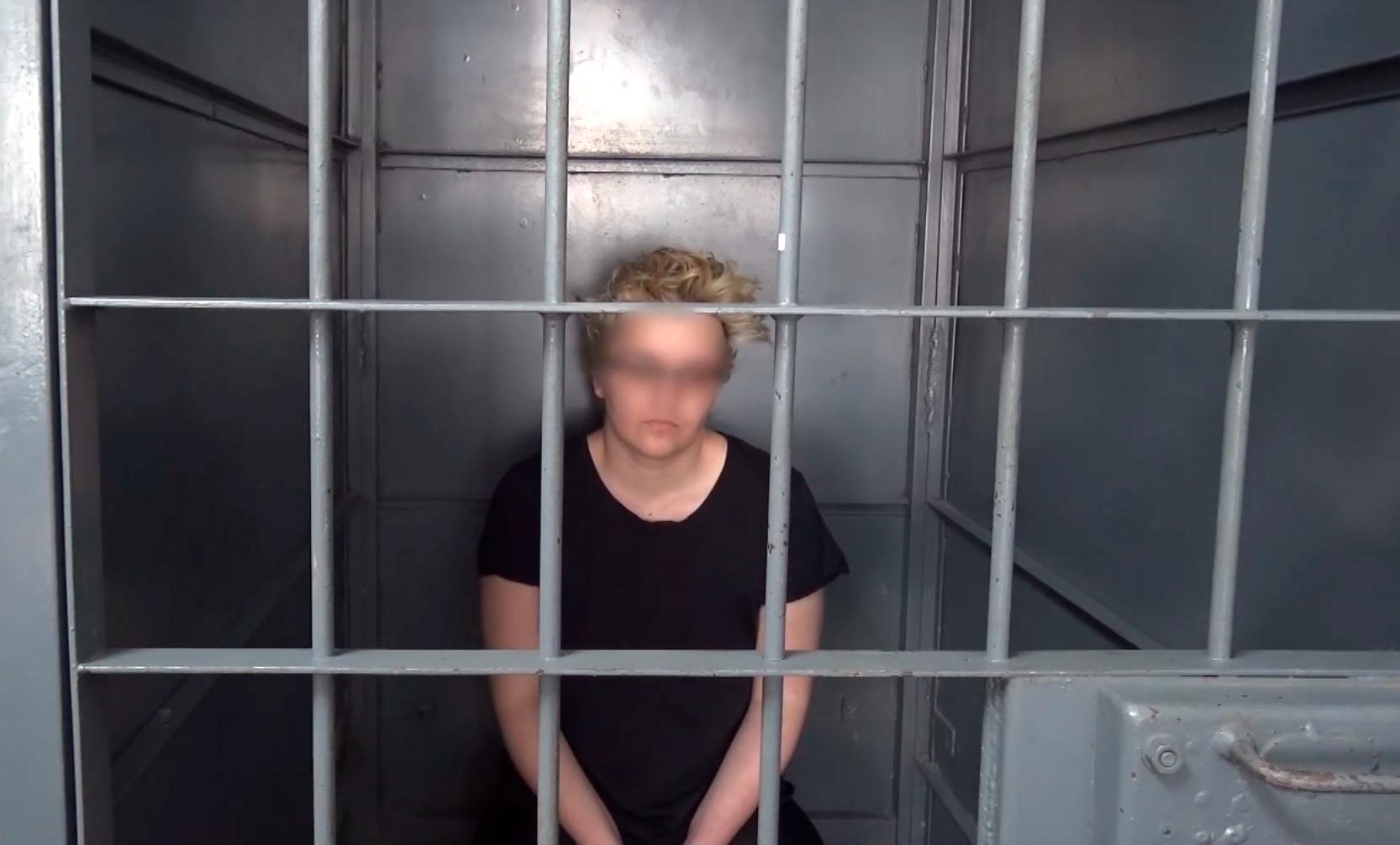 В Королёве полицейские задержали подозреваемую в попытке сбыта наркотиков