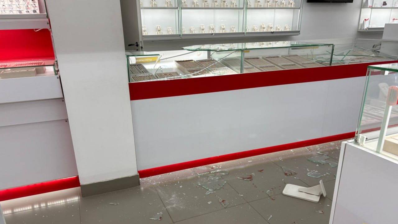 Самарской полицией раскрыт дерзкий грабёж ювелирного магазина в Сызрани на сумму 5,5 млн рублей