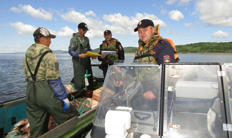 В дела полиции вмешивается река