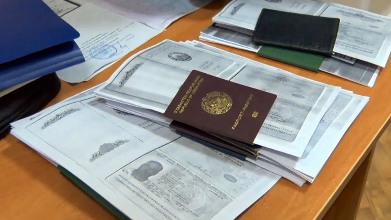Осуждённый за несообщение о преступлении мигрант депортирован полицией Югры за пределы России