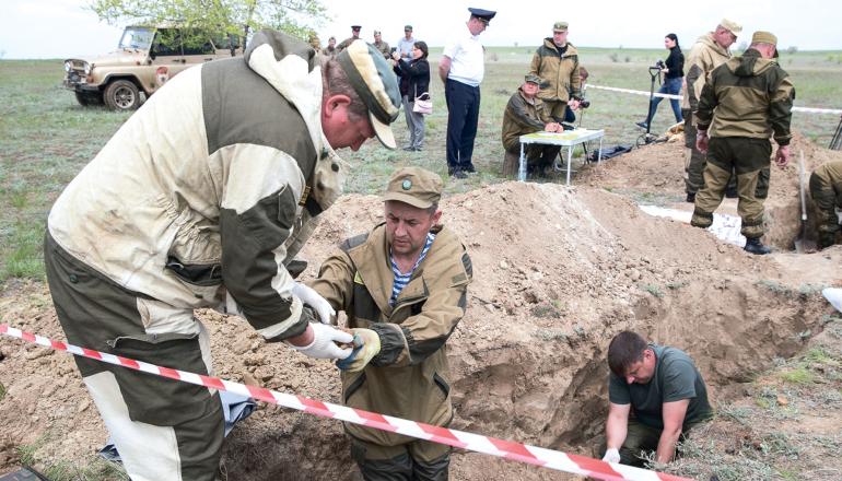 Возвращая павшим имена