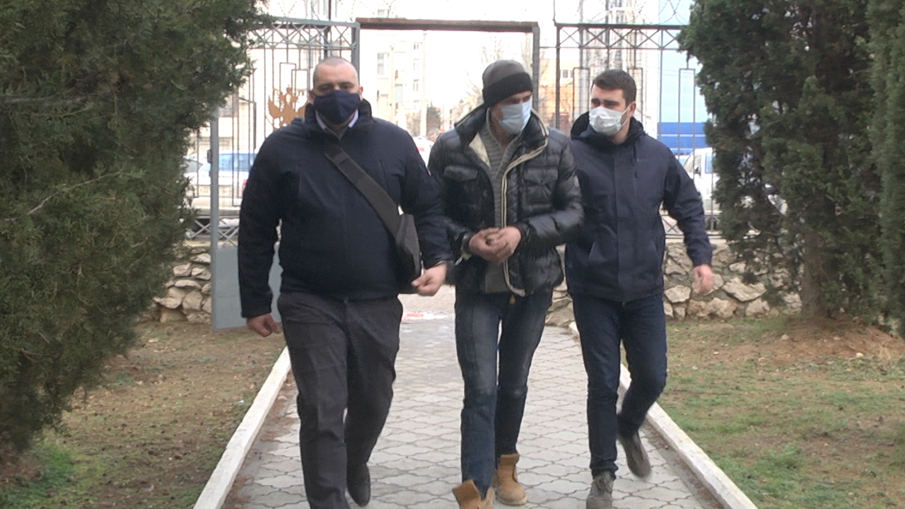 Житель Севастополя поплатился за то, что при поездке в такси взял попутчиком незнакомца