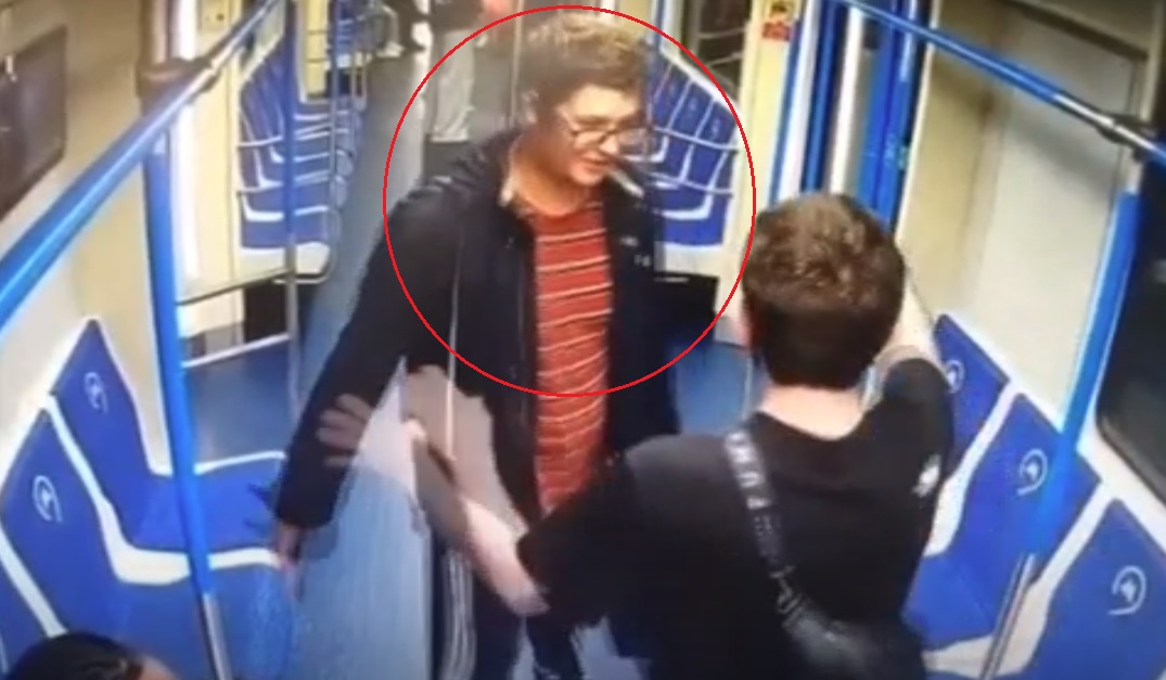 Полицейские в столичном метро задержали мужчину, распылившего в электропоезде содержимое баллончика