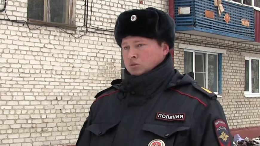 Владимир Колокольцев наградил полицейского, который спас из пожара женщину и ребенка