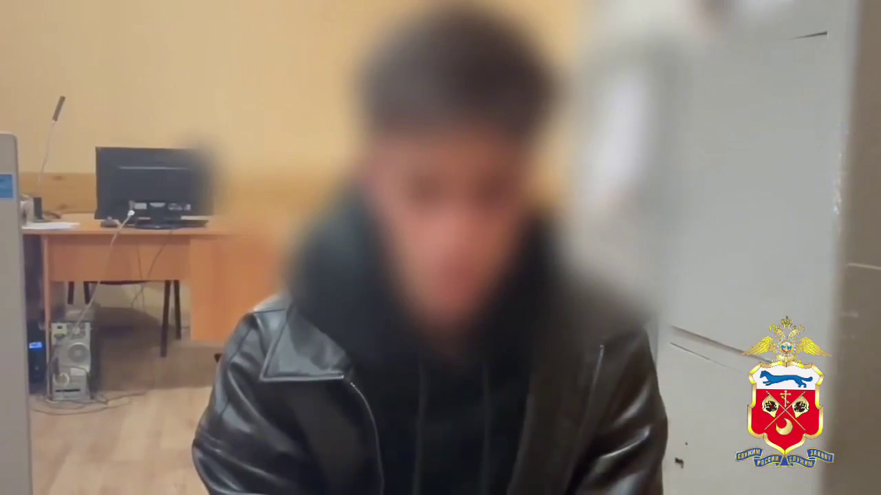 Студент воронежского вуза задержан в Оренбурге за поджог автомобиля полиции по заданию аферистов