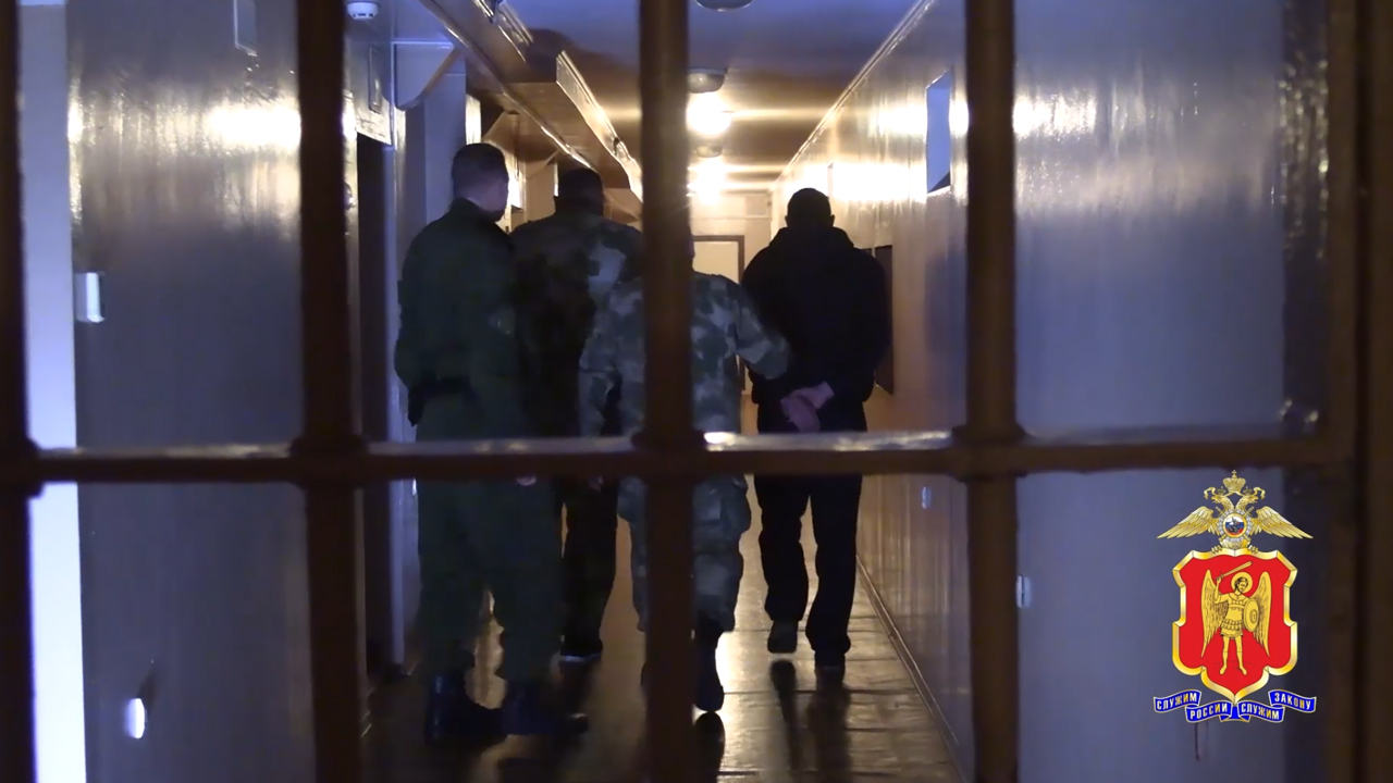 Полицейские задержали в Донецкой Народной Республике подозреваемого в краже и грабеже