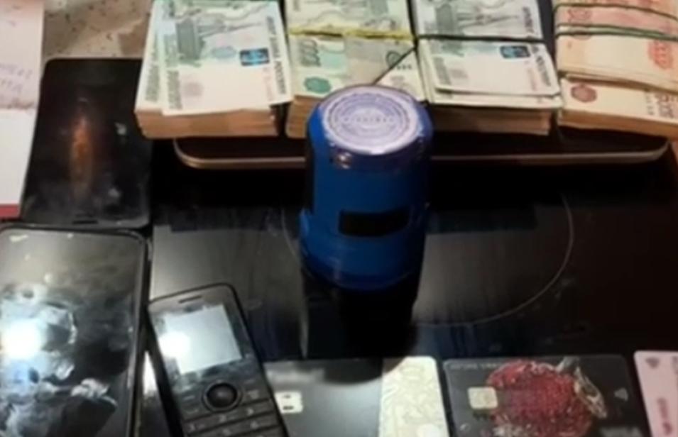 В Санкт-Петербурге задержаны участники организованной группы, похищавшие деньги с банковских карт граждан