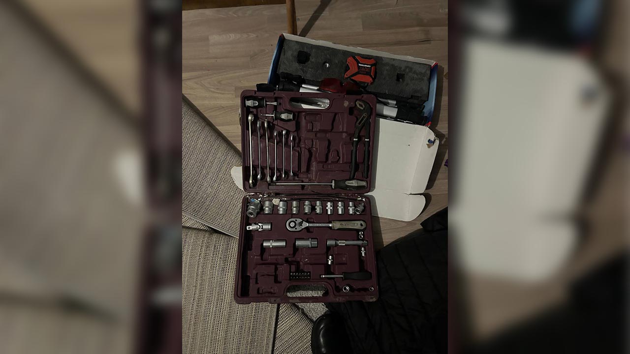 Длившаяся полтора года серия краж имущества из гаражей и складов раскрыта полицией в Красноярске