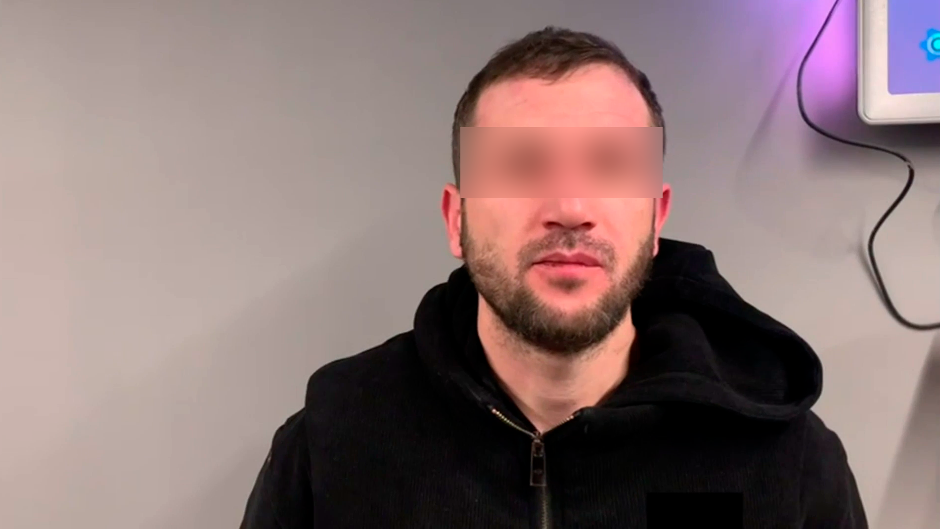Полицейскими Москвы задержан мужчина, который за год обманом похитил у знакомого свыше 49 млн рублей