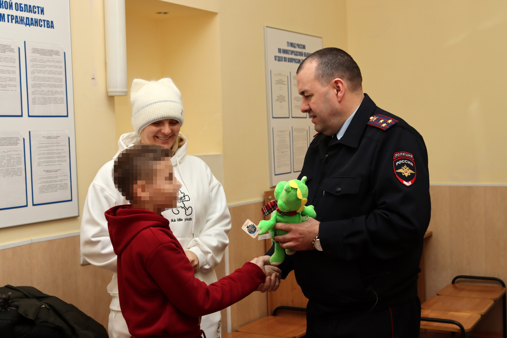 Соотечественникам, переселившимся в Россию из Туркменистана, помогли нижегородские полицейские