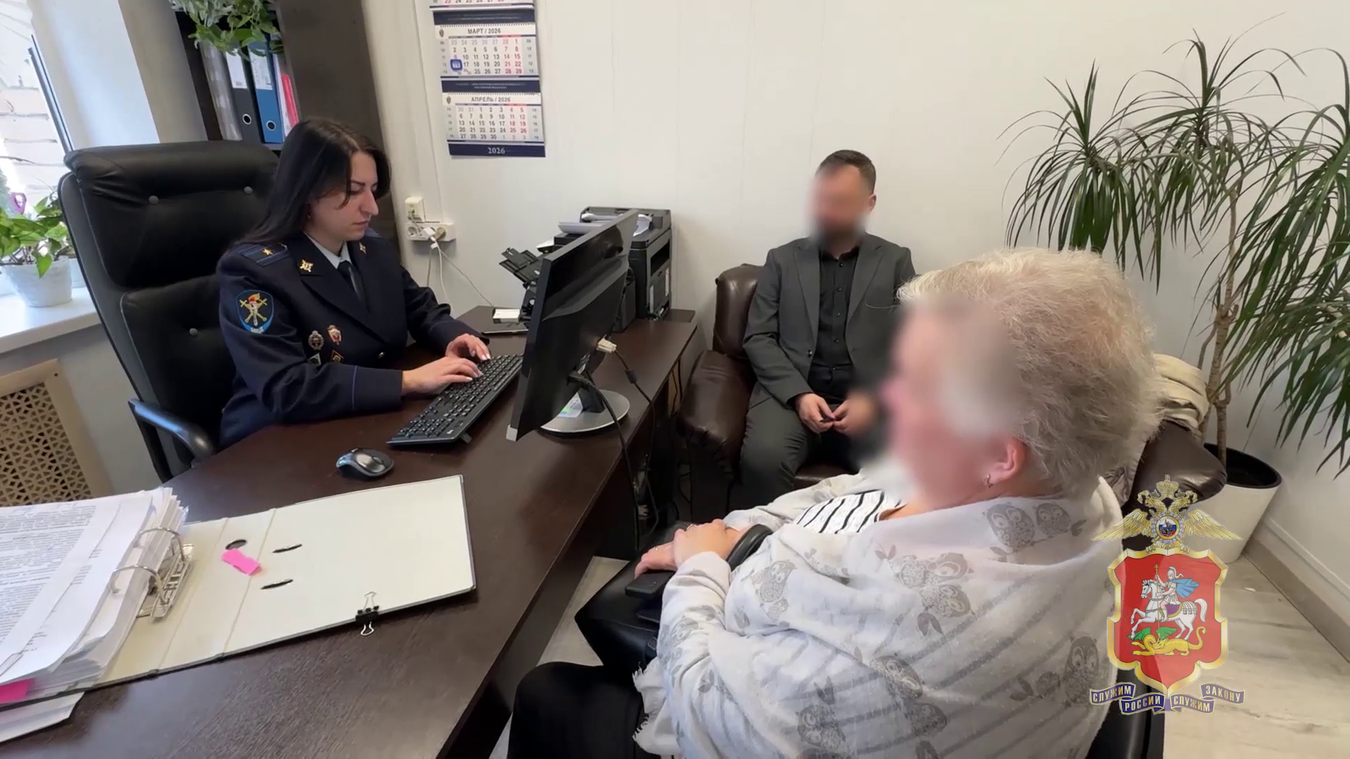 Полицейские установили троих участников хищения для аферистов 70 млн рублей у жительницы Подмосковья