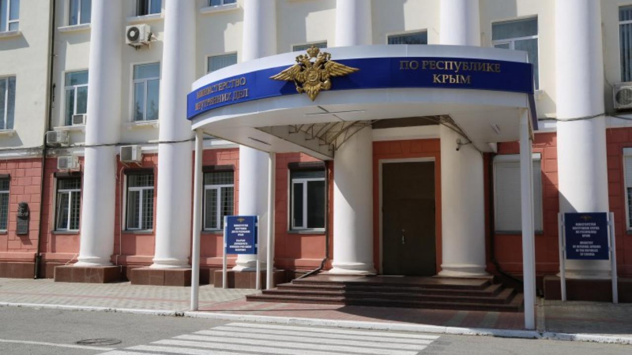 В Крыму сотрудники полиции выясняют обстоятельства конфликта между подростками