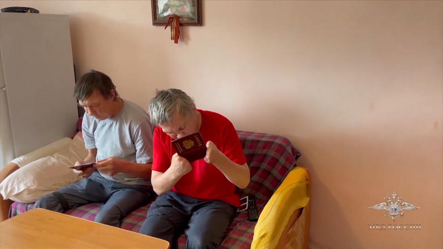 Полицейские помогли оформить паспорта двоим мужчинам, освобожденным от рабского труда