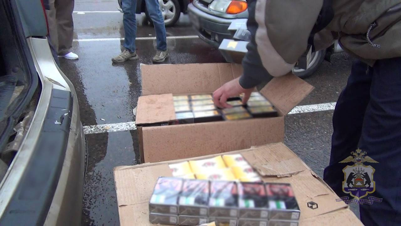 Полиция Великого Новгорода изъяла из незаконного оборота партию немаркированных алкоголя и табака