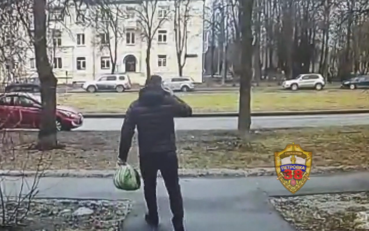 Столичная полиция задержала одного участника аферы по хищению свыше 9 млн рублей у 85-летнего дедушки