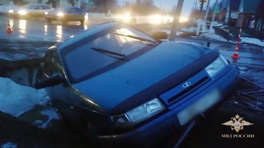 Угонщик скрылся с места ДТП на чужом автомобиле