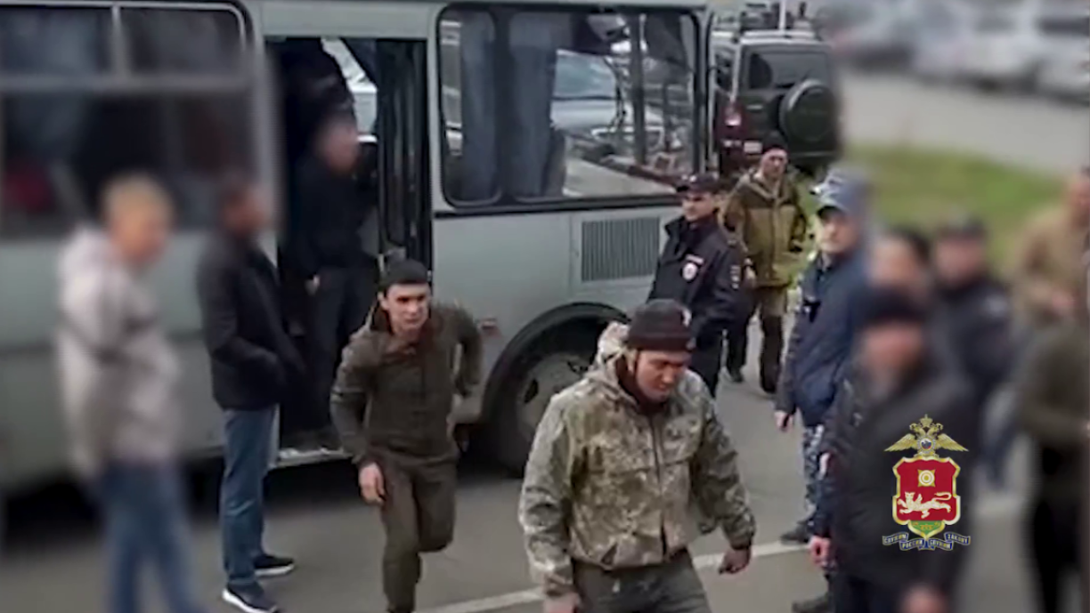 В Хакасии полицейские уличили 92 приезжих из Средней Азии в нарушении миграционного законодательства