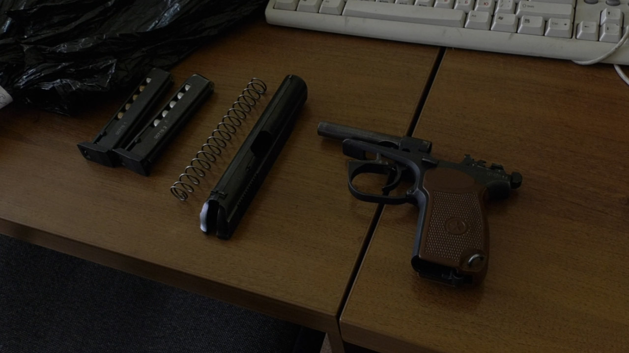 Трое вымогателей преследовали жителя Краснокамска и его супругу, требуя 250 тысяч рублей