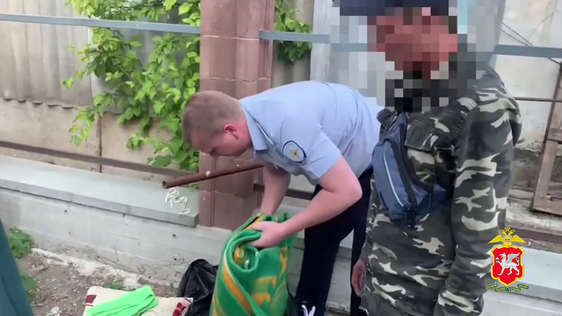 В Крыму полиция вернула 79-летней пенсионерке из Керчи похищенные у неё аферистами 275 тысяч рублей