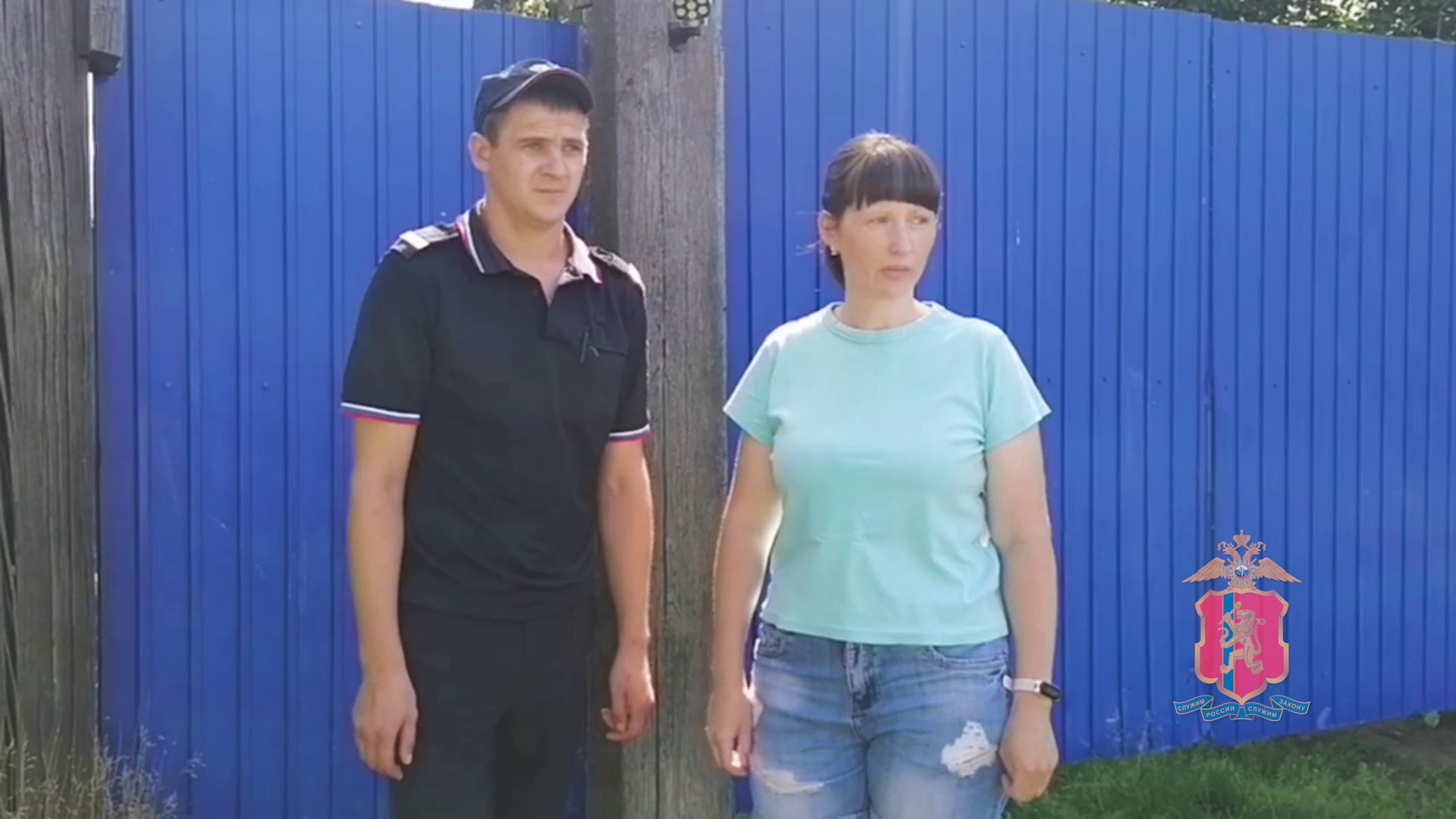 Красноярский полицейский помог до прибытия пожарных потушить загоревшуюся хозпостройку