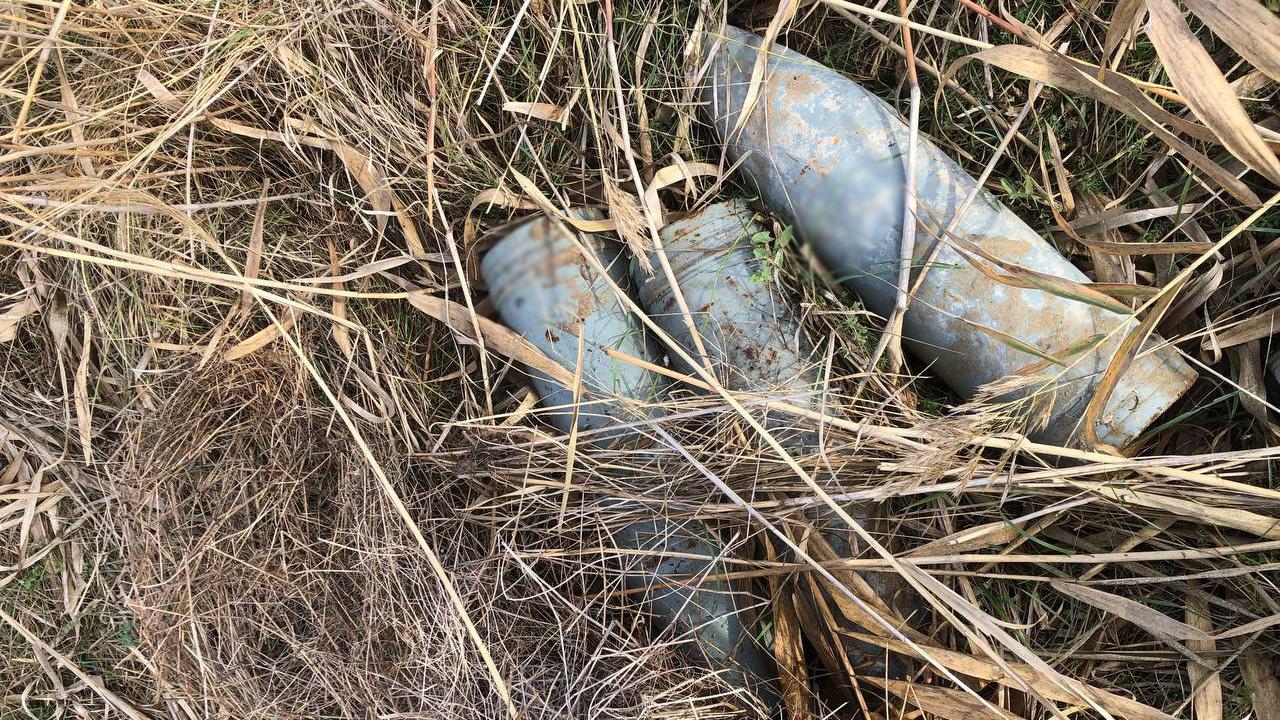 В Херсонской области полицейские обнаружили на окраине села Новопавловка 3 артиллерийских снаряда