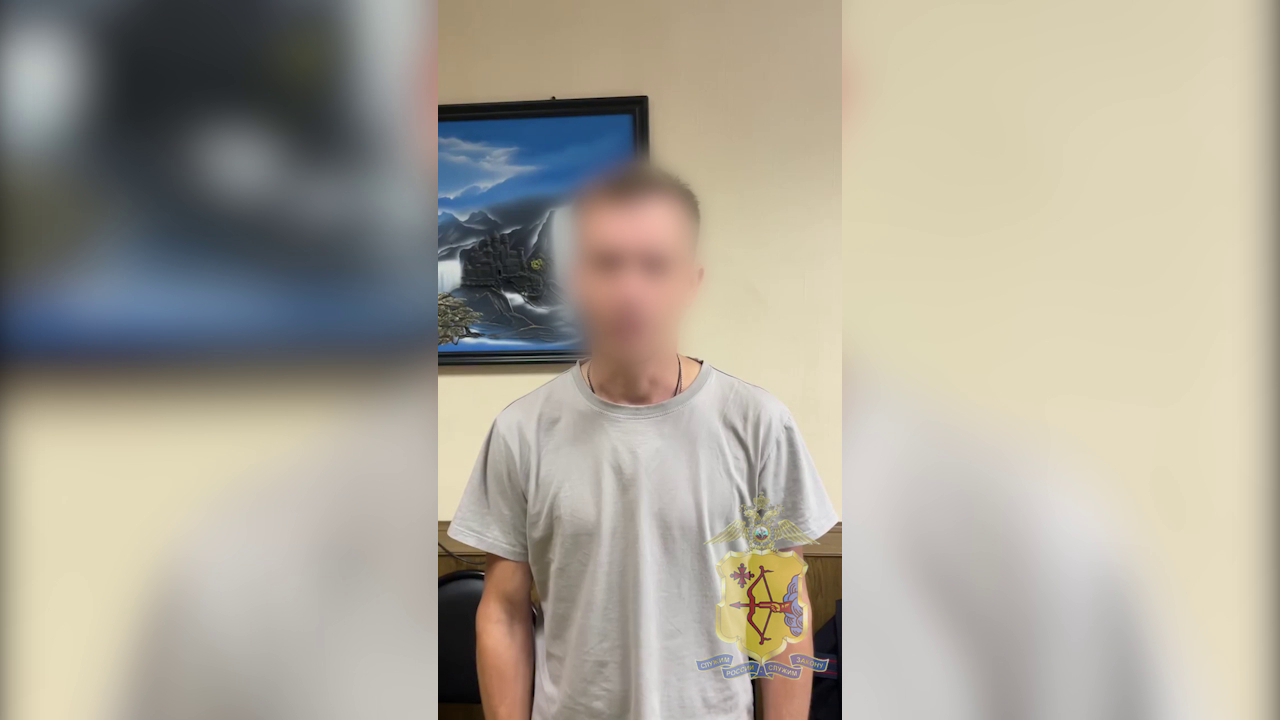 Полицейские перехватили в аэропорту Кирова курьера аферистов, пытавшегося покинуть регион с 2 млн рублей