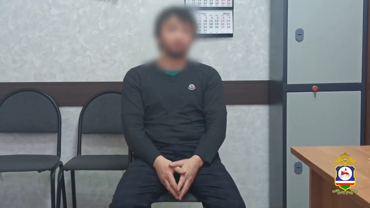 Курьер телефонных аферистов, забравший у ветерана ВОВ полмиллиона рублей, задержан полицией Якутии