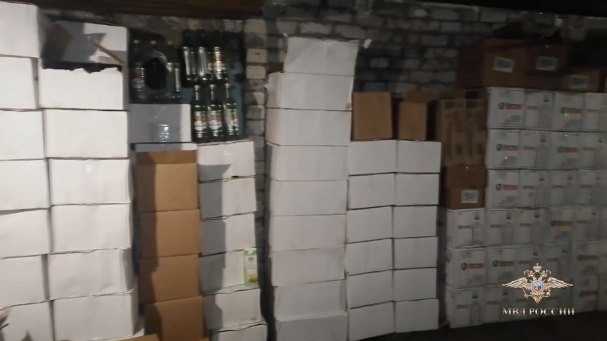 Полицейские изъяли из незаконного оборота немаркированные сигареты и алкоголь на 47 миллионов рублей